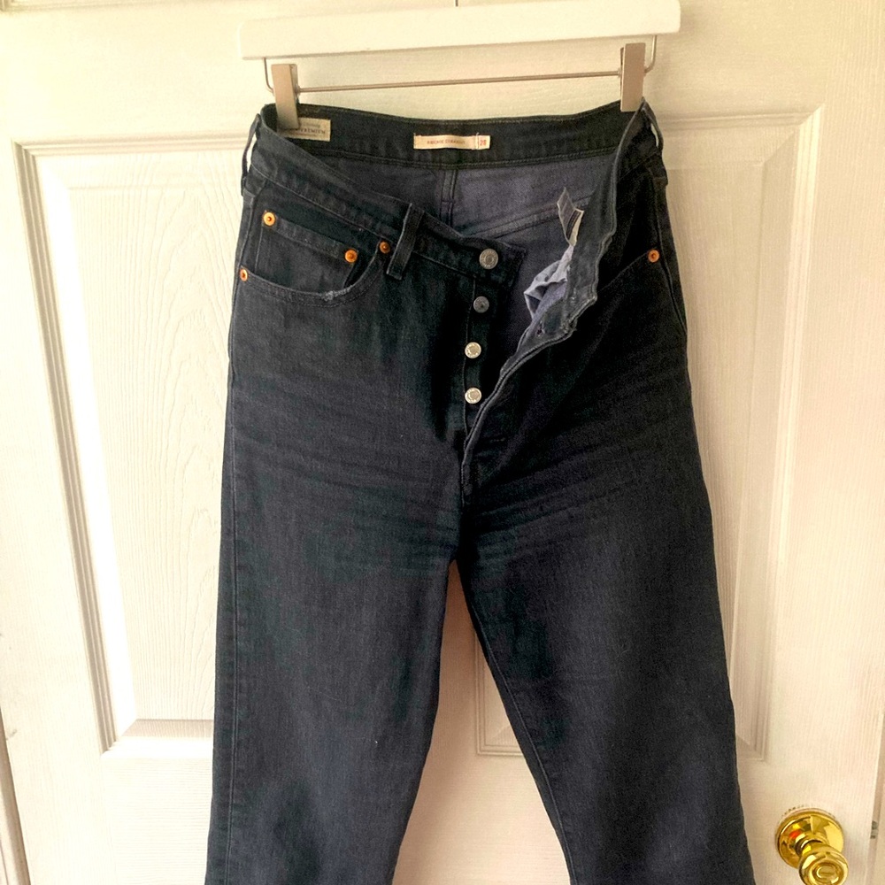 Levi’s Ribcage Straight cropped jeans in washed black / dark grey 28